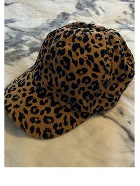 VANS cheetah print hat